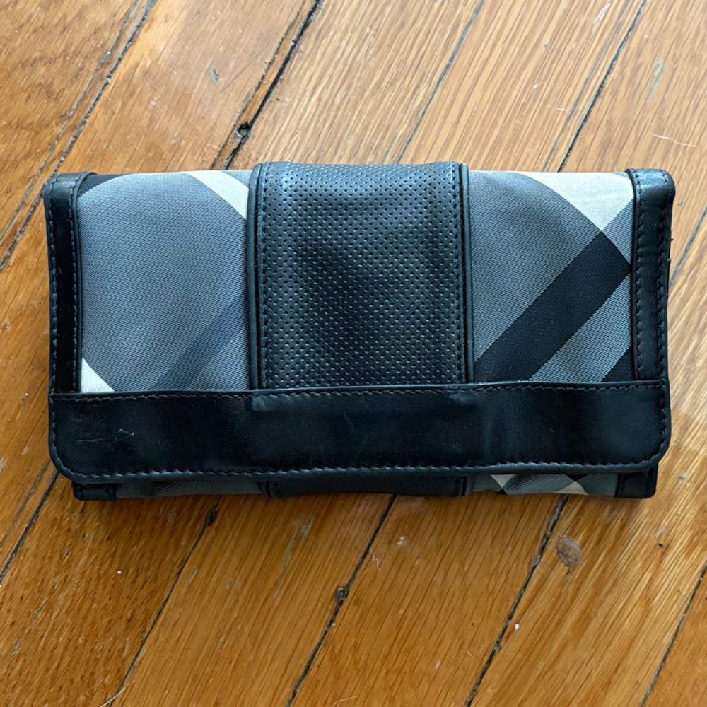 Authentic Burberry Women’s Wallet